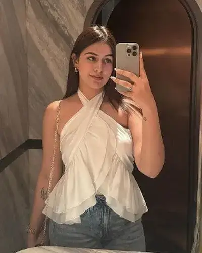 Escorts In Parseoni